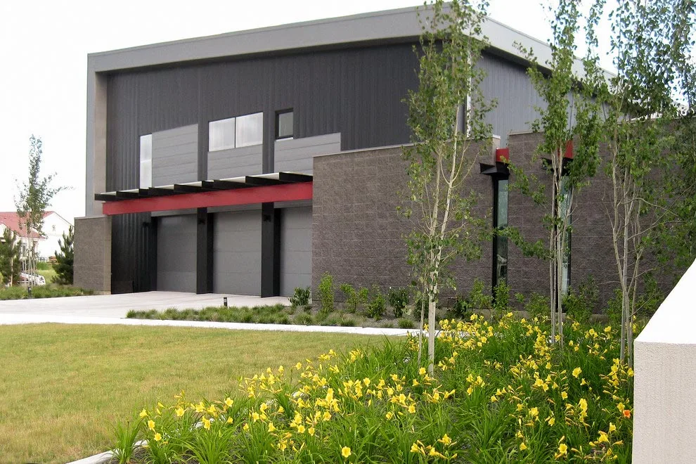 Fall Yard Cleanup - Comprehensive fall cleanup services