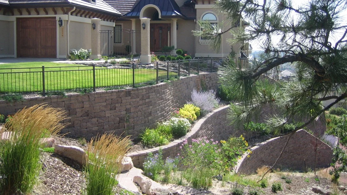 Grounds Maintenance - Professional grounds keeping services