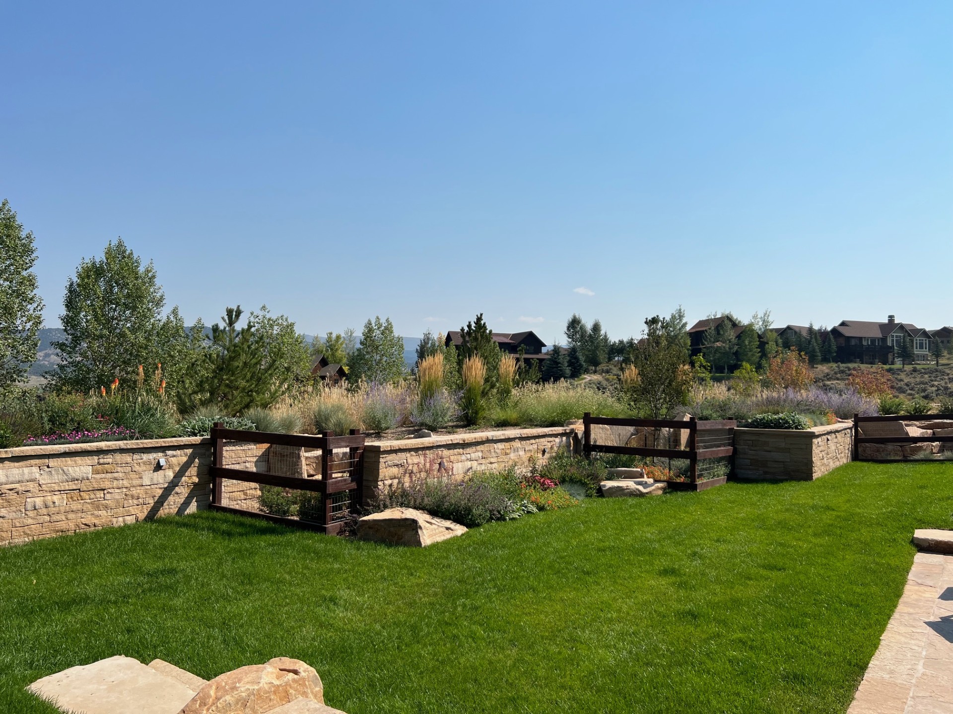 Modern strip stone wall